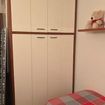 アパート Bernasconi マデージモ